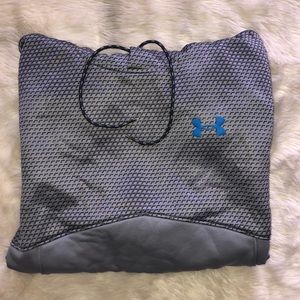 UNDER ARMOUR HOODIE